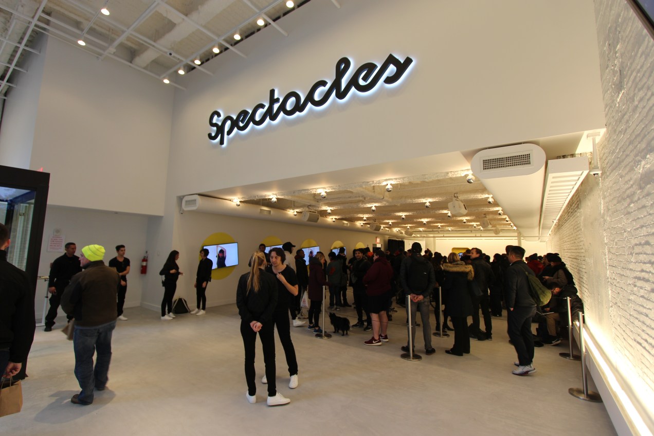 snap-opens-spectacles-5-east-59-10