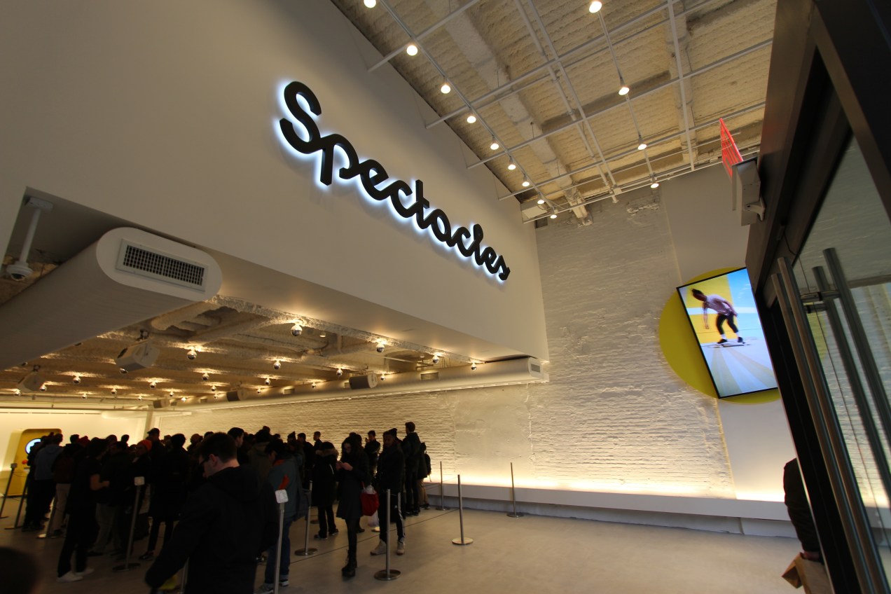 snap-opens-spectacles-5-east-59-8